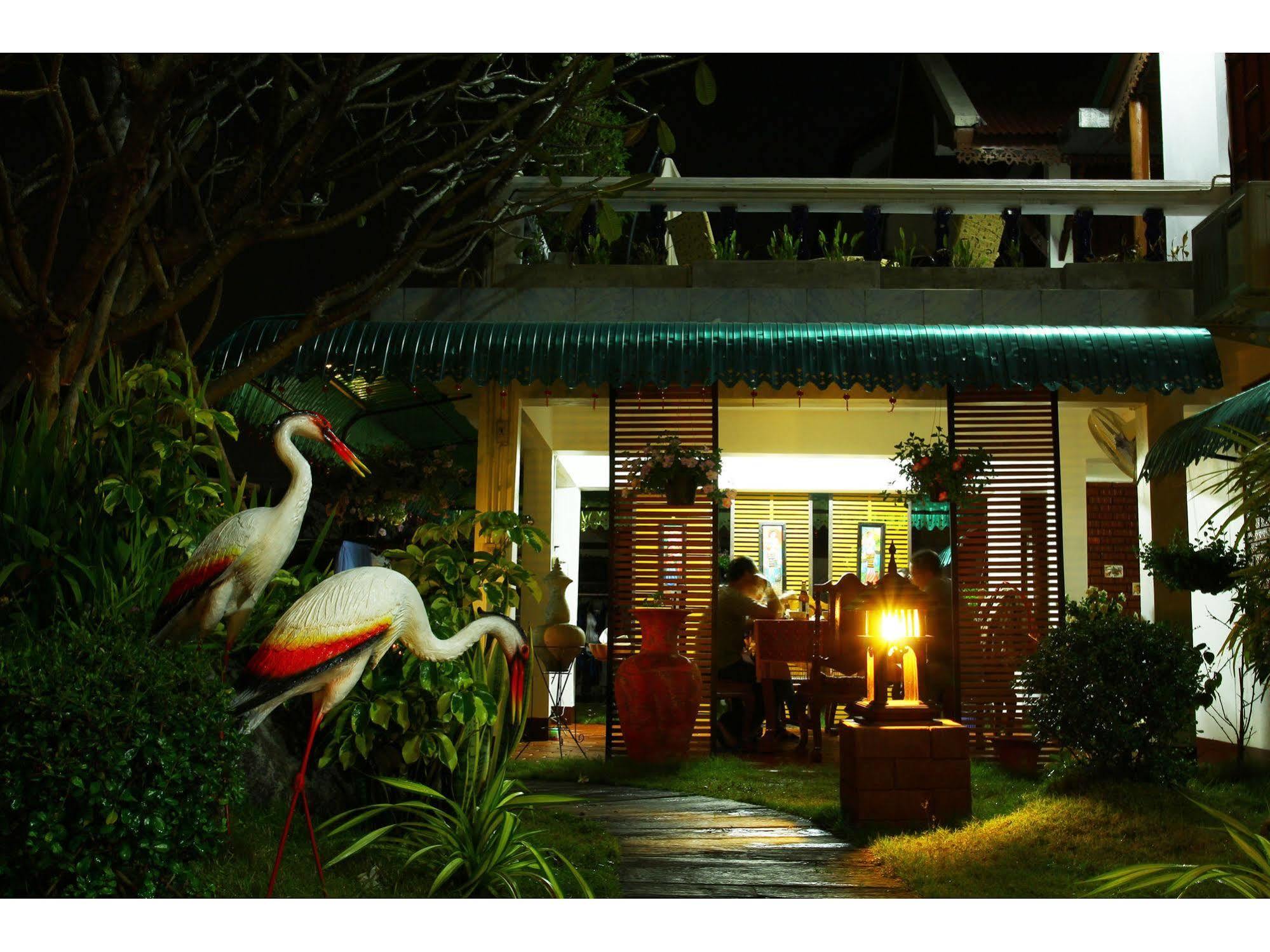 Grand Lanna Hotel Chiang Mai Esterno foto