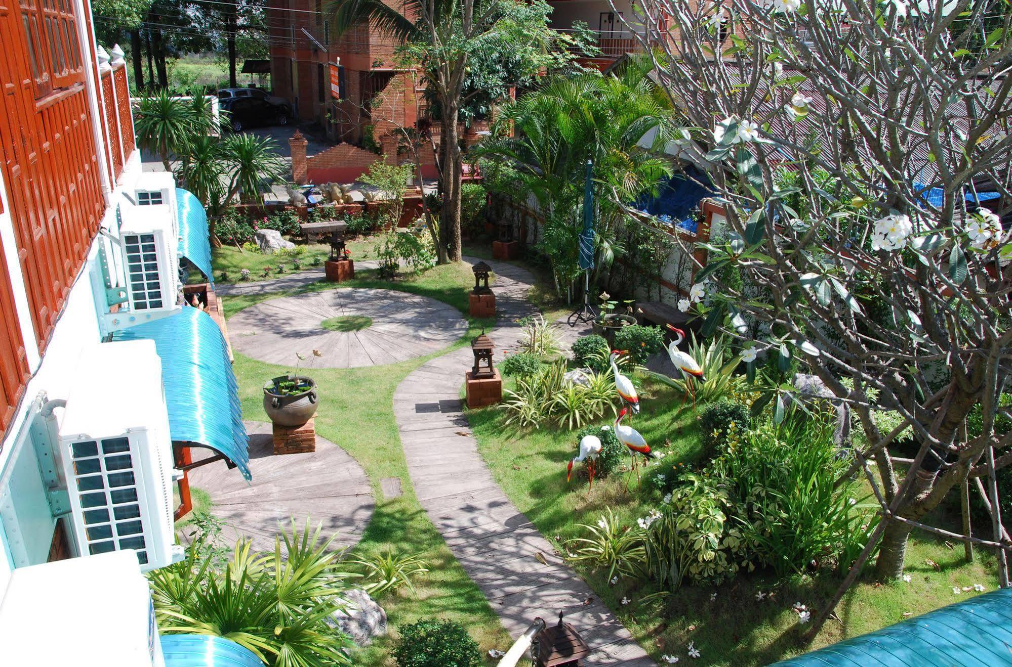 Grand Lanna Hotel Chiang Mai Esterno foto