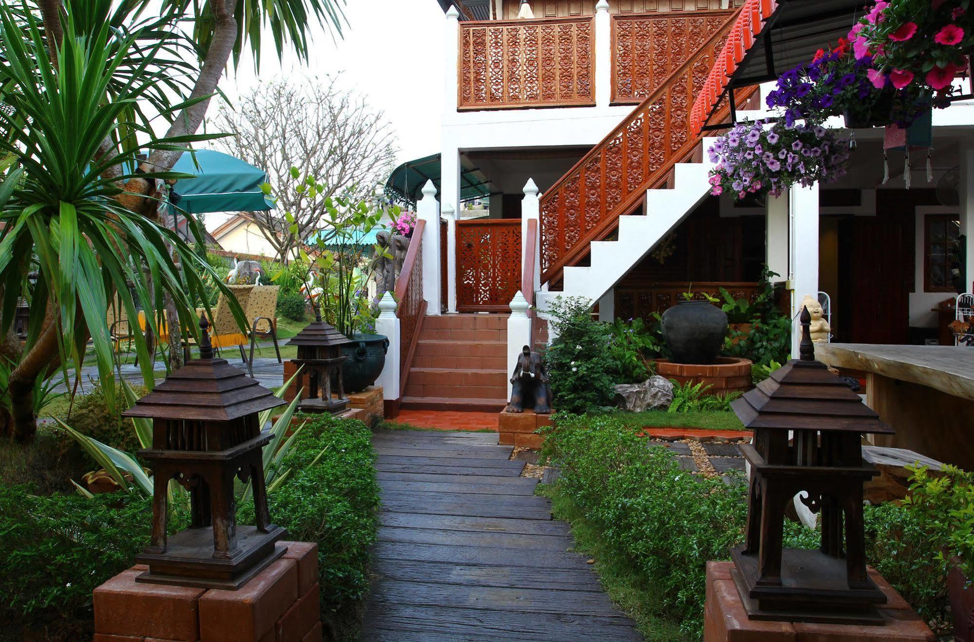 Grand Lanna Hotel Chiang Mai Esterno foto